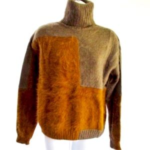 Perfect for NOW! BRAND NEW, unworn, CELINE CASHMERE sweater! Beautiful must have